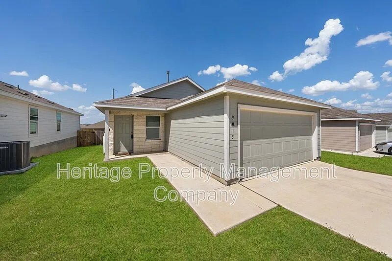 3 bed, 2.0 bath, 1440 sqft, $1,575 — Photo 2