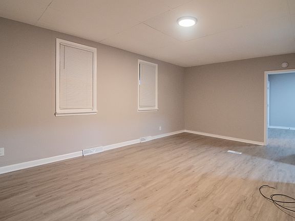 2nd image of 4836 Northcote Ave #1CE