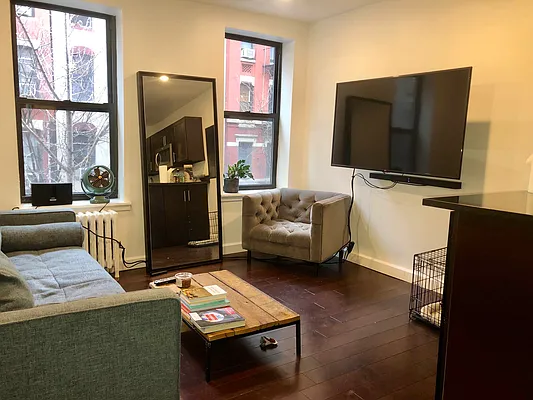 Rented by Douglas Elliman | media 23