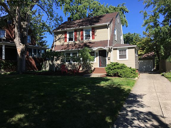 3rd image of 4590 S Hills Dr
