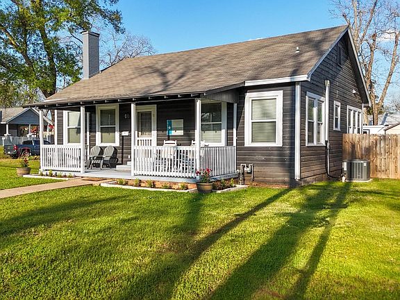 2nd image of 315 S Barron St