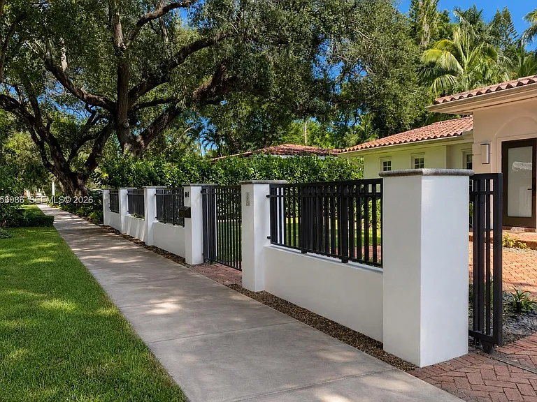 614 San Juan Drive Coral — Photo 28