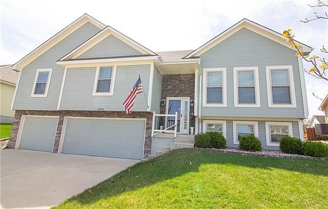 1st image of 3908 SW Briarwood Oaks Dr