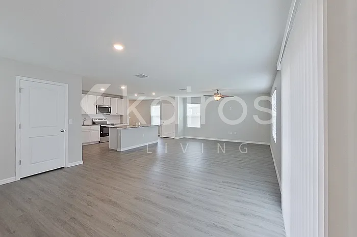 8650 SW 44th Ct — Photo 3