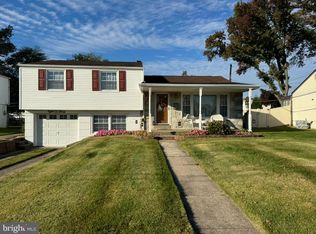 830 Rennard St, Philadelphia, PA 19116