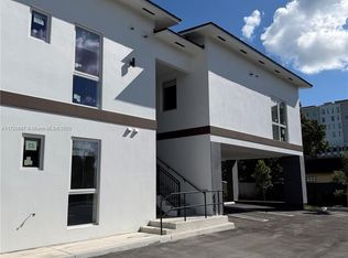 210 SE 10th St #A, Hallandale, FL 33009