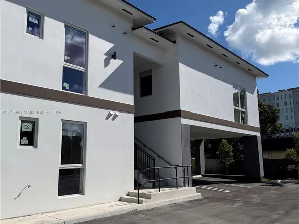 210 SE 10th St #A, Hallandale, FL 33009