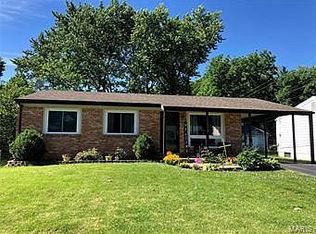 11772 Hollycrest Dr, Maryland Heights, MO 63043