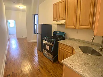 Rented by Tapiro Realty