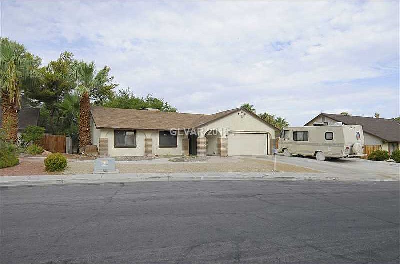 1st image of 909 Woodbridge Dr