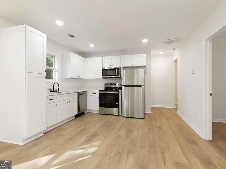 1015 Sims St SW — Photo 15