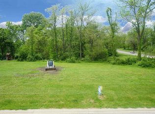 605 Black Hills Dr, Springfield, IL 62711