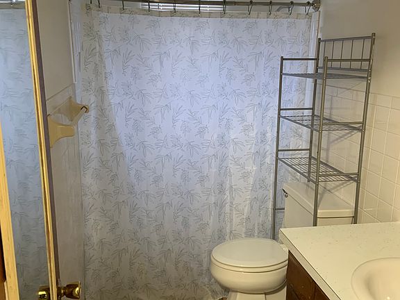 3rd image of 118 Bartlett St