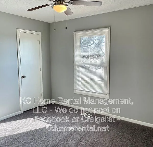 10606 N Oak Trafficway — Photo 14