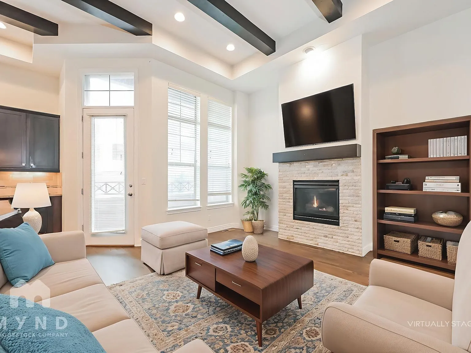 3 bed, 3.5 bath, 2738 sqft, $3,630 — Photo 2