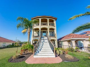 607 28th St, San Leon, TX 77539