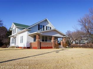 422 W Hill St, Hill City, KS 67642
