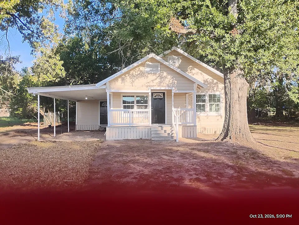 3 bed, 934 sqft, $1,300 — Photo 1