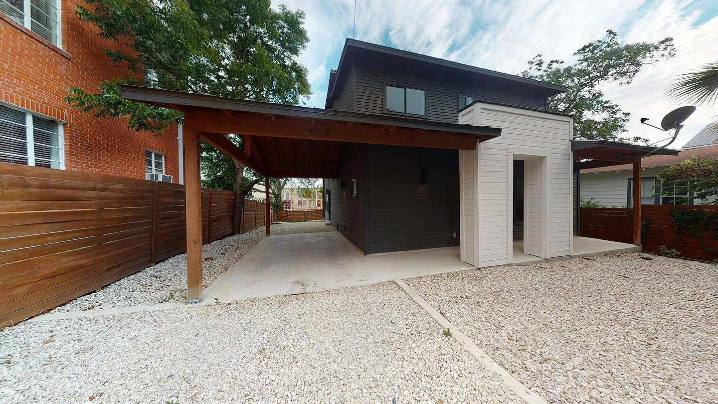 3 bed, 2.5 bath, 1687 sqft, $1,500 — Photo 1