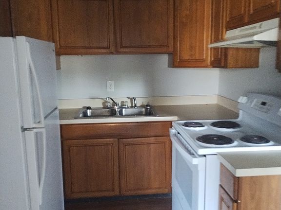 4th image of 921 N Broadway APT 6