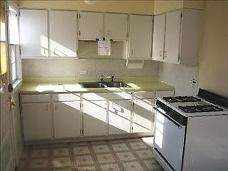 138 N Ashland Ave photo 1