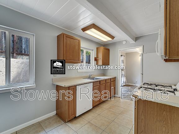 5th image of 2073 Overhill Rd