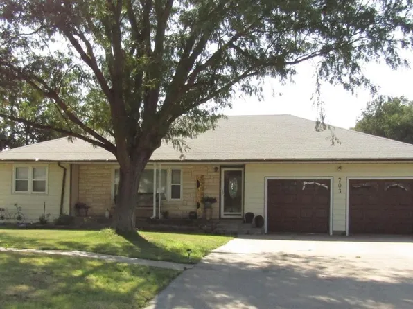 703 S Jefferson St, Hugoton, KS 67951