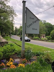 28 E Lyon Farm Dr, Greenwich, CT, 06831