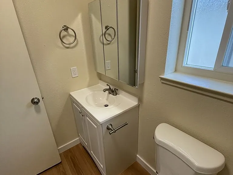1337 Castlemont Ave — Photo 7