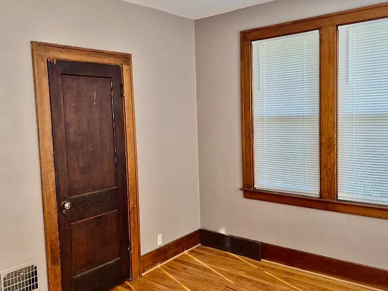 1241 Beaconsfield Ave — Photo 7