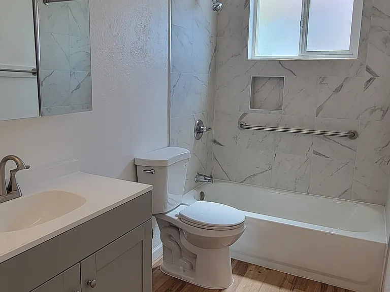 2524 Chelwood Park Blvd NE #C — Photo 34