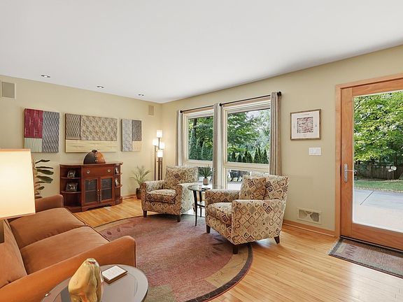 4th image of 18416 Ridgewood Rd