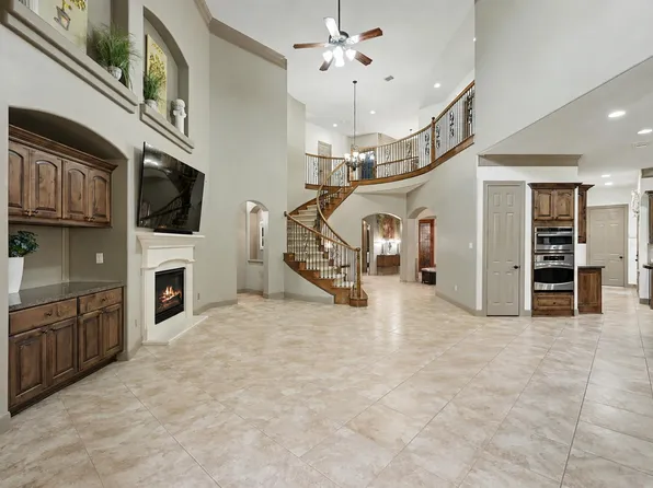 90 Player Oaks Pl, The Woodlands, TX 77382