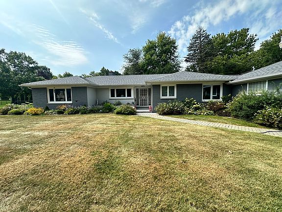 3rd image of 128 Eastway Pl