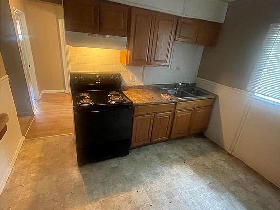 5th image of 10521 Duke Dr