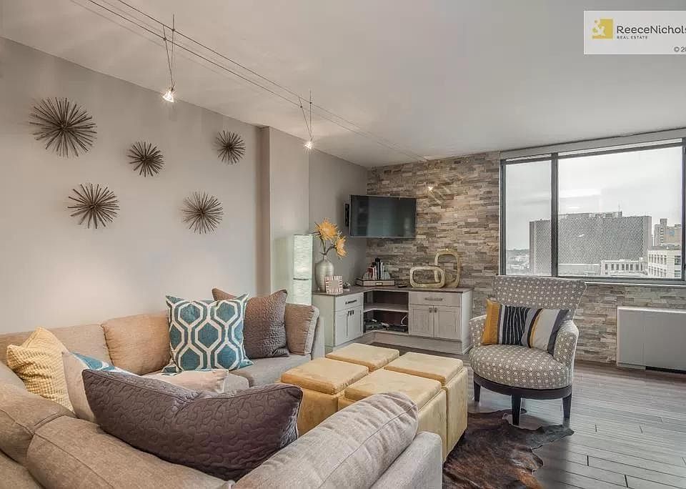 1st image of 600 E 8th St APT 11S