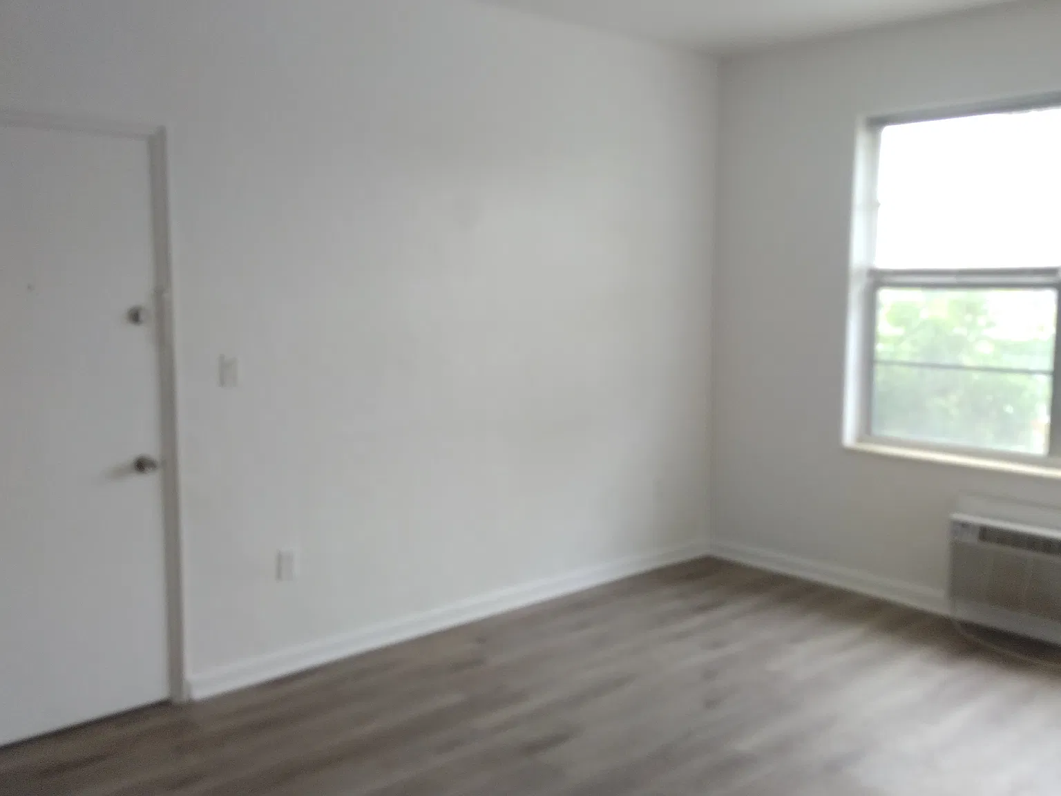 1935 Calais Dr — Photo 3