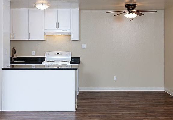 3rd image of 5005 Montoya Ave #2