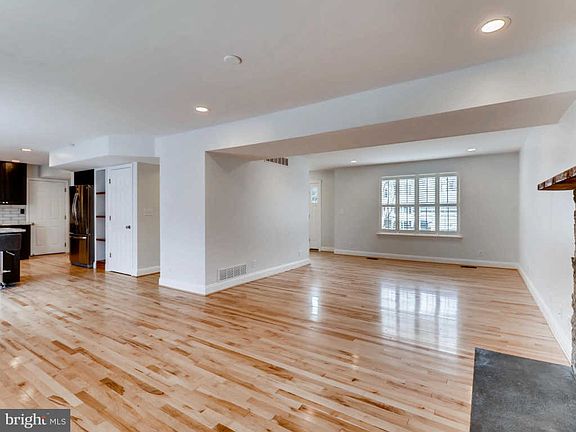 5th image of 608 Yorktown Manor Ct