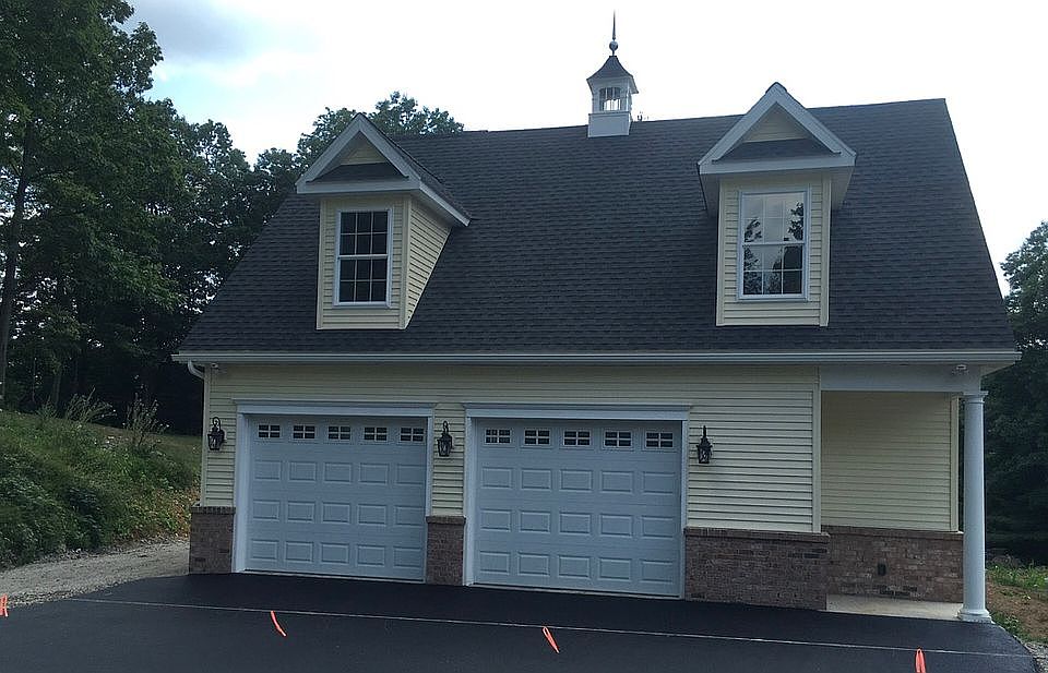 2nd image of 217 Kimber Lee Dr