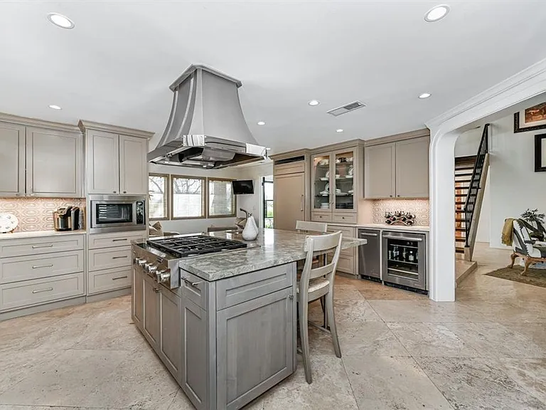 1038 Winner Foster Rd — Photo 2