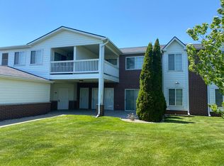 827 Lannon Ter, Racine, WI 53406