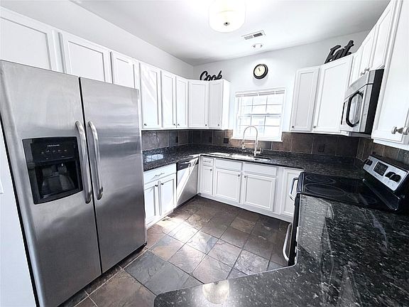 5th image of 7211 Addington Dr