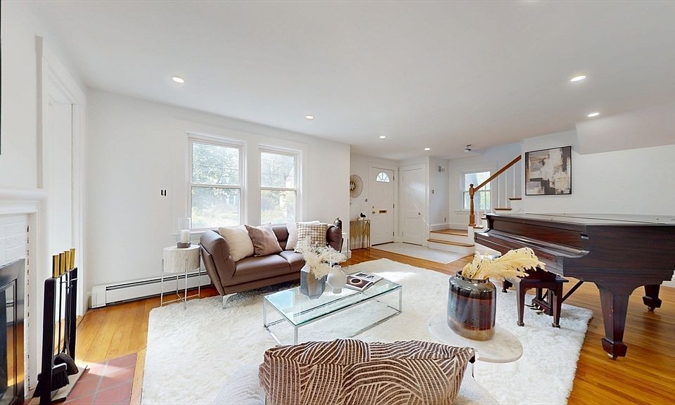 1st image of 125 Oakdale Rd