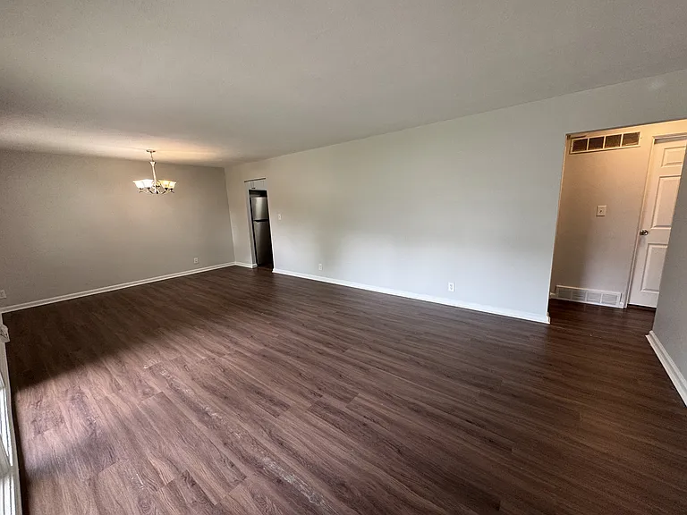 716 Cranford Dr — Photo 8