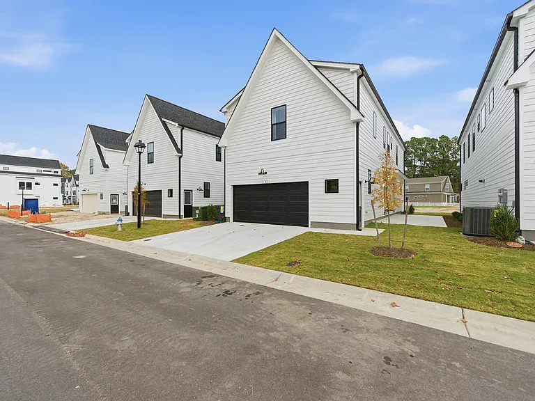 917 Calhoun Way — Photo 3