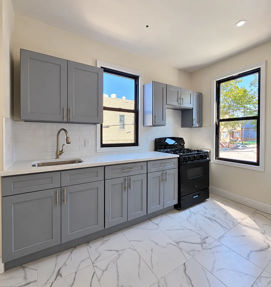 2 bed, 1000 sqft, $3,400 — Photo 3