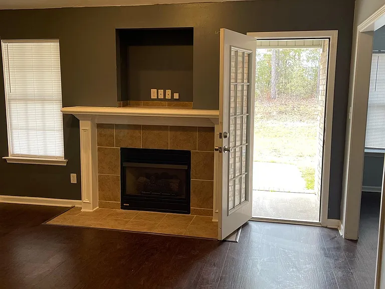 1365 Walton Loop — Photo 37