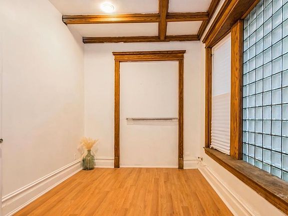 4th image of 4937 S Prairie Ave #1