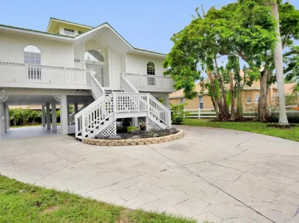 90 Sand Hill St, Marco Island, FL 34145